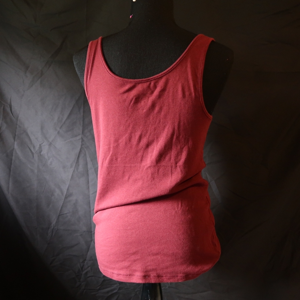 Tanktops - Picture 12 of 16